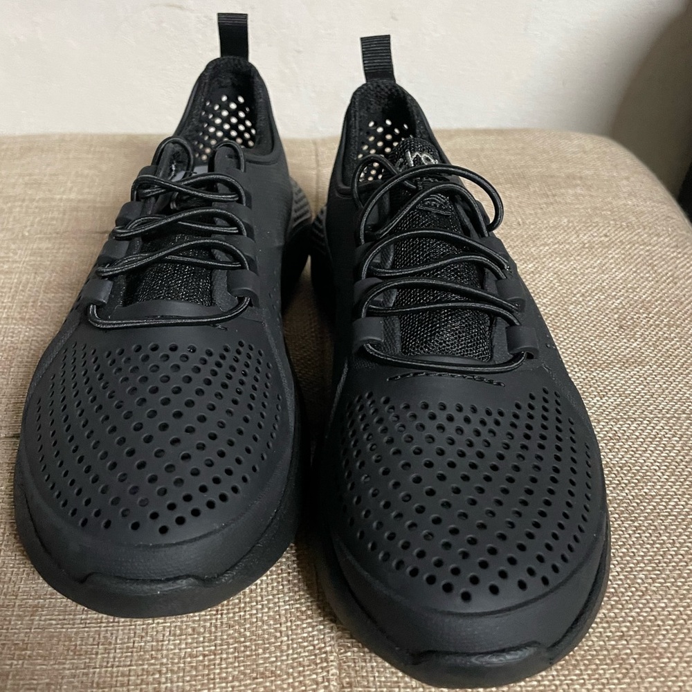 CROCS Kids LiteRide Pacer sneaker